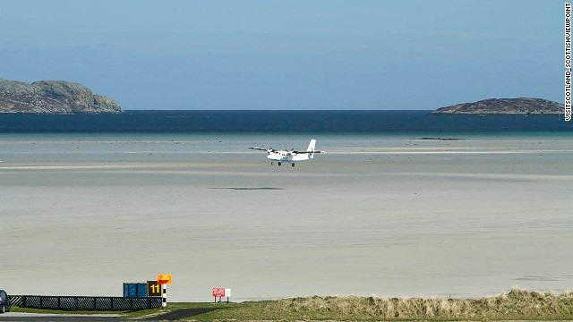 Aeroportul Internaţional Barra, din Outer Hebrides, &icirc;n Scoţia