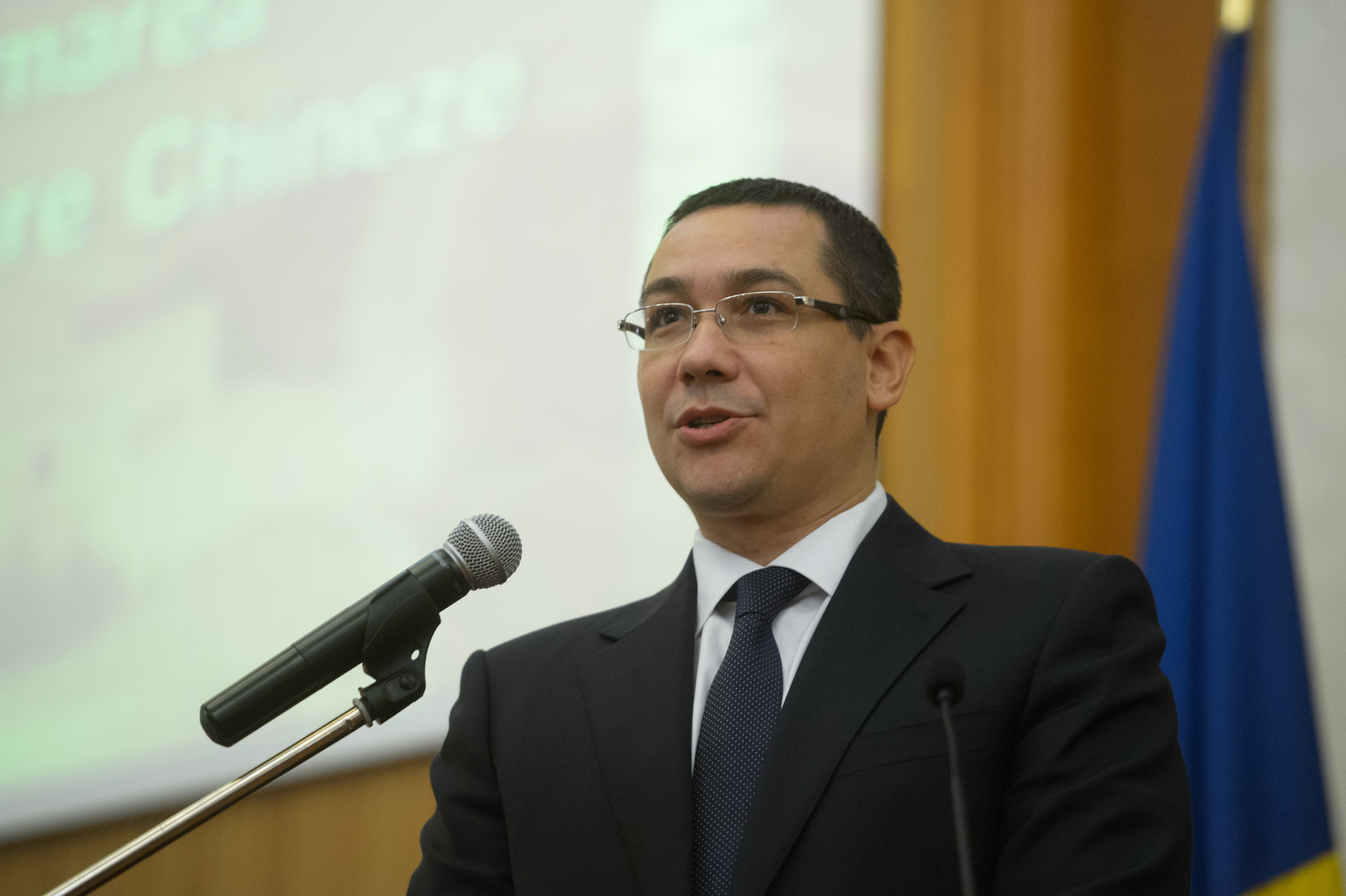 Ponta,întrebat daca se impune schimbarea conducerii CEC: E decizia lui Chitoiu; sustin propunerea sa