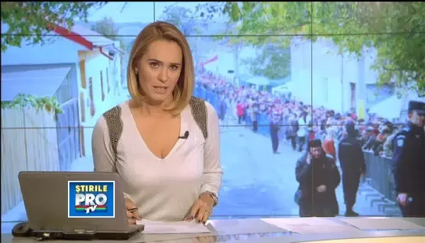 150.000 de crestini s-au inchinat la moastele Sfintei Parascheva. Au parcurs 2 kilometri in 12 ore