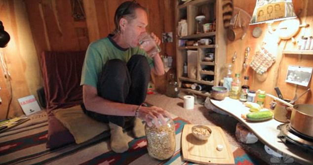 Americanul care traieste ca un hobbit. Si-a parasit familia si s-a mutat in subteran. VIDEO