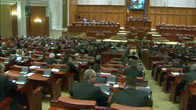 Circ in Parlament. Fostii deputati si senatori din PPDD se tem ca vor ramane fara mandat