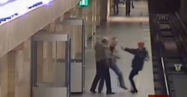 Share this: Unul dintre clipurile cu cel mai puternic impact vizual: VIDEO