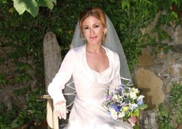 Rochia de mireasa veche de 63 de ani si folosita de 3 generatii. "Este uimitor"