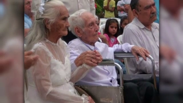 O nunta de Cartea Recordurilor. Mirele are 103 ani, iar mireasa doar 99 de ani