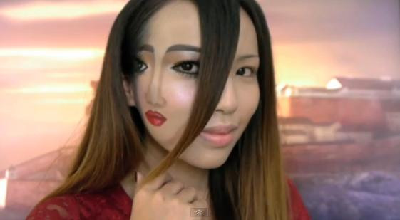 Imaginile le-au dat fiori celor care le-au privit. Ce face tanara in clipul de pe YouTube