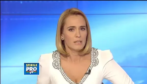 Un barbat ce ar avea probleme psihice a atacat o avocata cu toporul in plina strada in Capitala