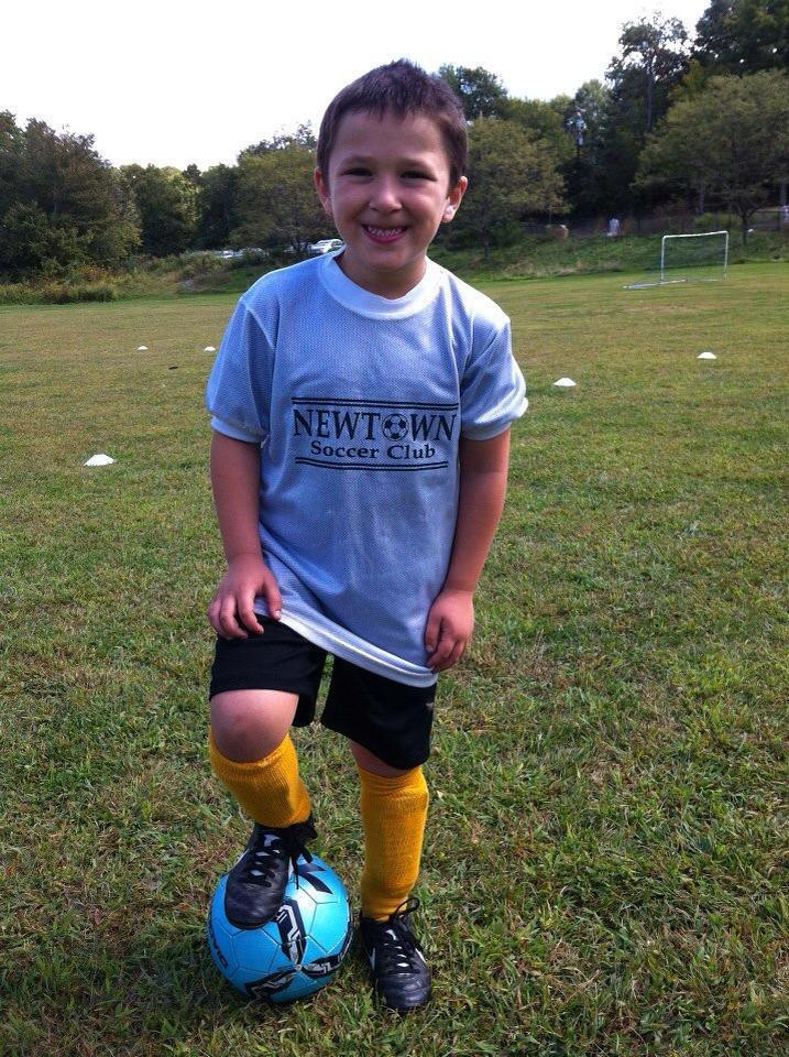 Jesse Lewis, eroul care a murit pentru a-si salva colegii de clasa, in masacrul din Sandy Hook