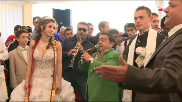 Nunta mare la Costesti. Autointitulatul rege al tiganilor crestini si-a maritat fiica