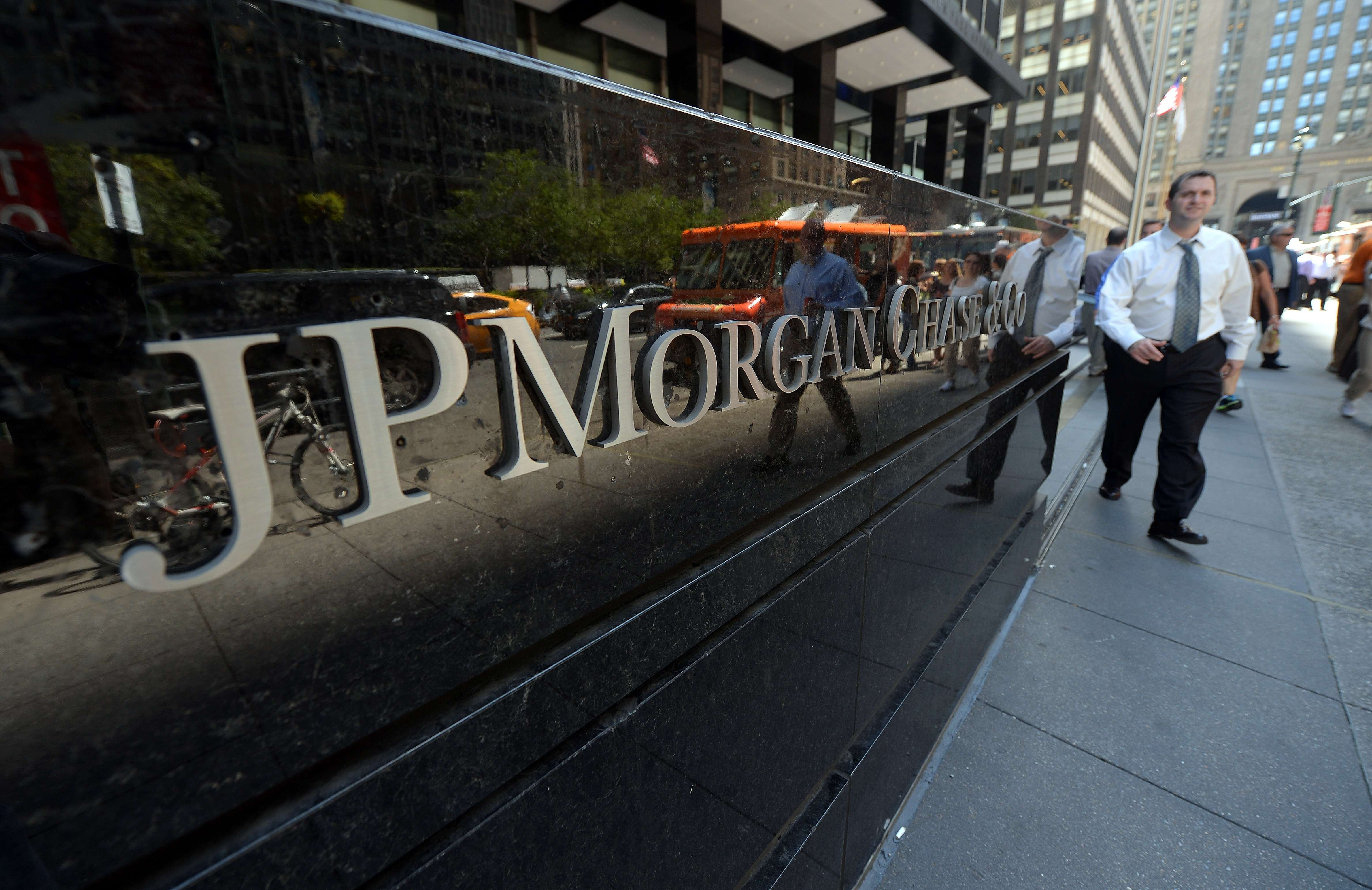 Banca americană JPMorgan: Economia israeliană se va contracta cu 11% din cauza escaladării războiului cu Hamas