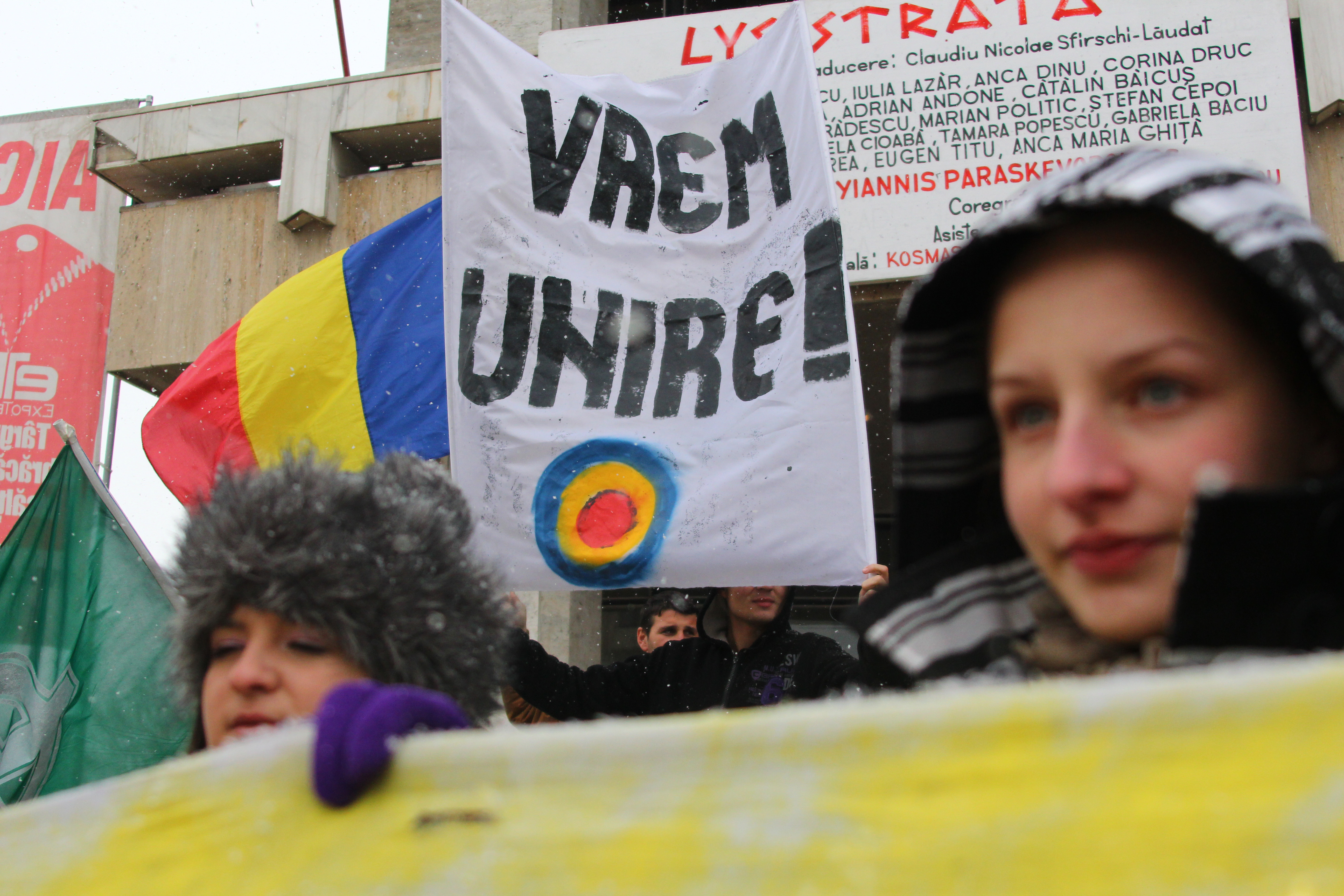 Mars pentru unirea Basarabiei cu Romania. 10.000 de persoane au participat in Capitala