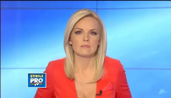 PORTRETUL unui pericol public. Barbatul care a injunghiat un politist in Capitala e de negasit