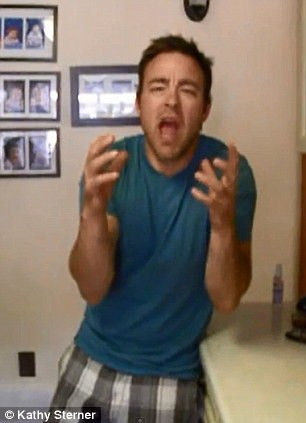 Cum reactioneaza un barbat atunci cand fetita lui nu se opreste din plans timp de o ora