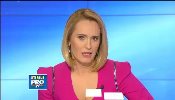 Fuste peste genunchi pentru femei si fara adidasi pentru barbati. Noul cod de purtare din Parlament