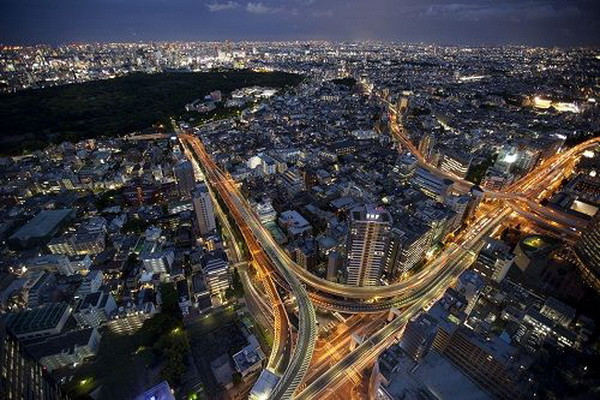 Declinul unei civilizatii. Haos in cea de-a treia putere economica a lumii, dupa reintrarea in recesiune