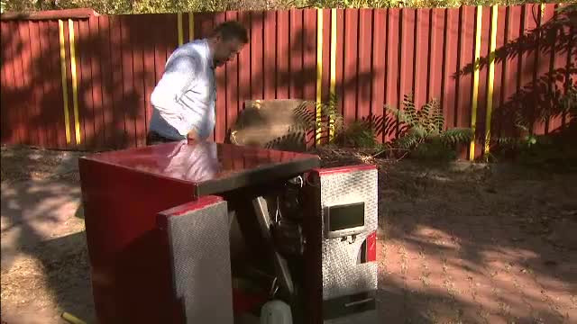 Experiment StirileProTV: Cum arata capsula inventata de un roman care te poate salva in caz de seism