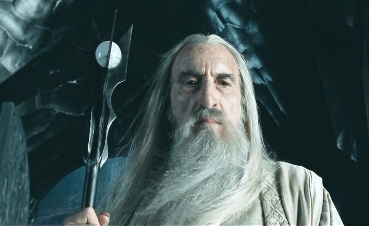Cum arata Christopher Lee, actorul care l-a interpretat pe Saruman, la 91 de ani