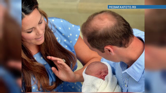 Prima fotografie cu micul print George, fiul lui Kate si William, la botezat miercuri. FOTO