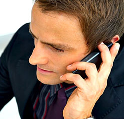 Cum s-au trezit zeci de americani ca suna fara sa vrea la linia erotica. Ce au auzit la telefon