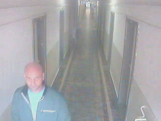 Hot surprins de camerele de supraveghere cand fura haine dintr-un camin al Universitatii Politehnica