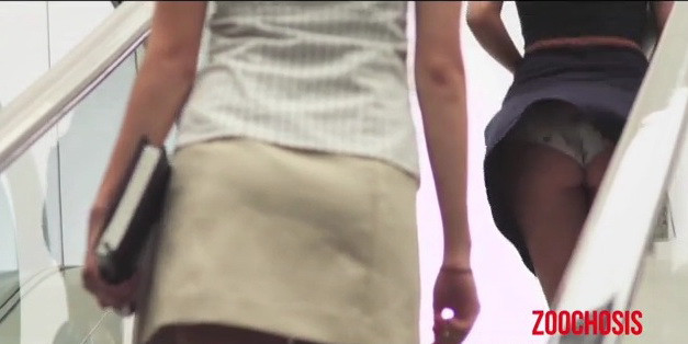 Cea mai simpla metoda se te uiti sub fusta unei femei: Finalul insa o sa te surprinda :) VIDEO