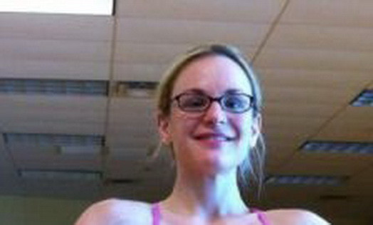 In urma cu 2 ani era tocilara liceului si baietii radeau de ea. Acum, nimeni nu misca in fata ei