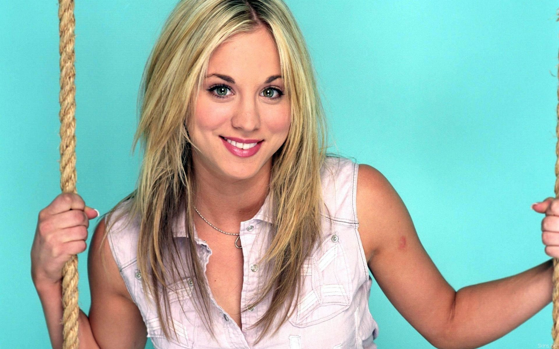 Fanii "The Big Bang Theory", in delir! Cum arata frumoasa Kaley Cuoco in rochie de mireasa