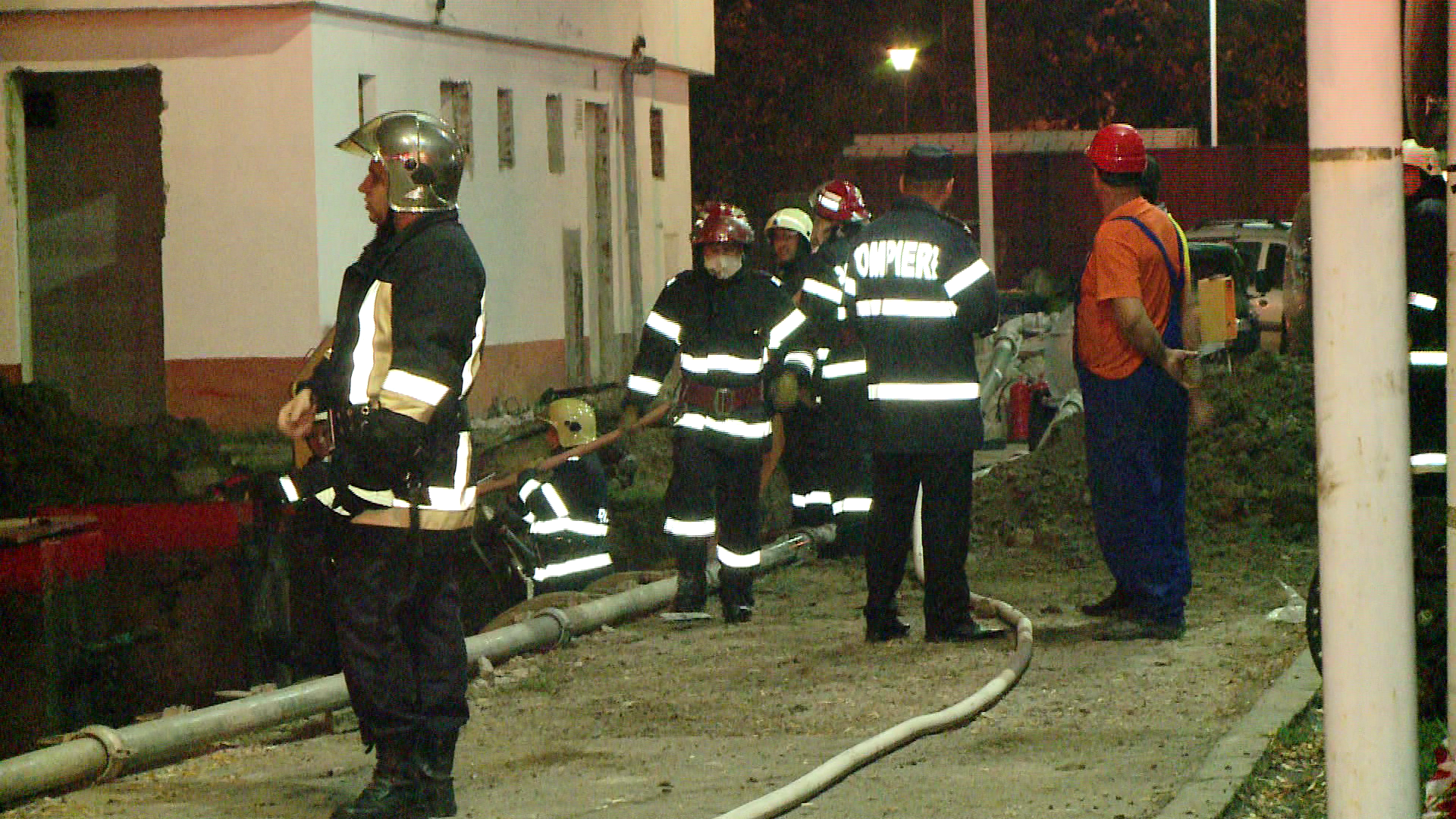 Panica intr-o benzinarie din Timisoara, dupa ce un rezervor de combustibil a luat foc