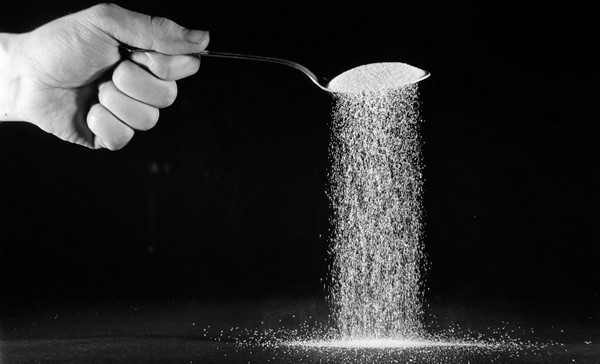 Avertisment din partea Organizatiei Mondiale a Sanatatii. "Zaharul ar putea fi considerat noul tutun"