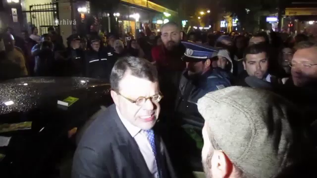 Suspectii care ar fi atacat masina ministrului Barbu, audiati. "I-am cumparat o luneta noua"