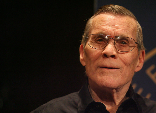 Cascadorul si regizorul Hal Needham a murit la un an dupa ce a primit un Oscar onorific