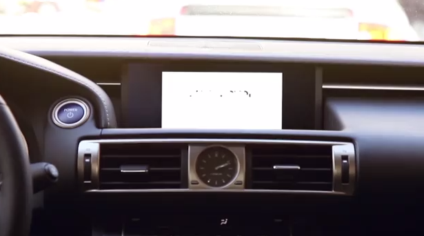 Genial! Aplicatia care iti deseneaza portretul in timpul mersului in functie de cum conduci: VIDEO