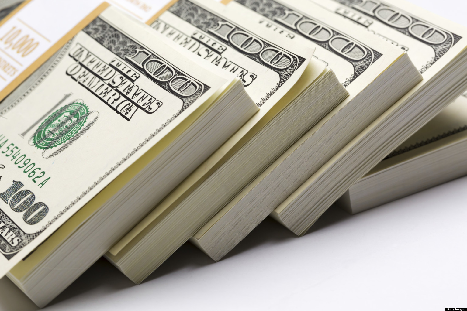 “Persoanele care isi pot imagina ca au un cont mare in banca au mai multe sanse de a economisi bani” STUDIU