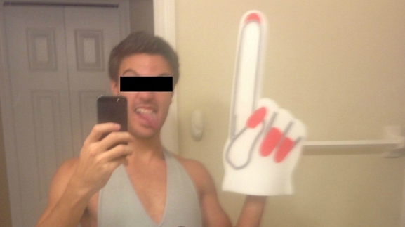 Cum s-a imbracat un tanar din Statele Unite de Halloween. "Nu pot sa ma uit la poza."