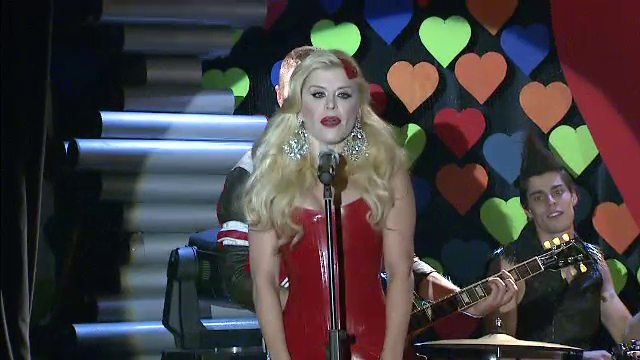 Loredana filmeaza videoclipul unui nou single alaturi de Cornel Ilie, solistul trupei Vunk