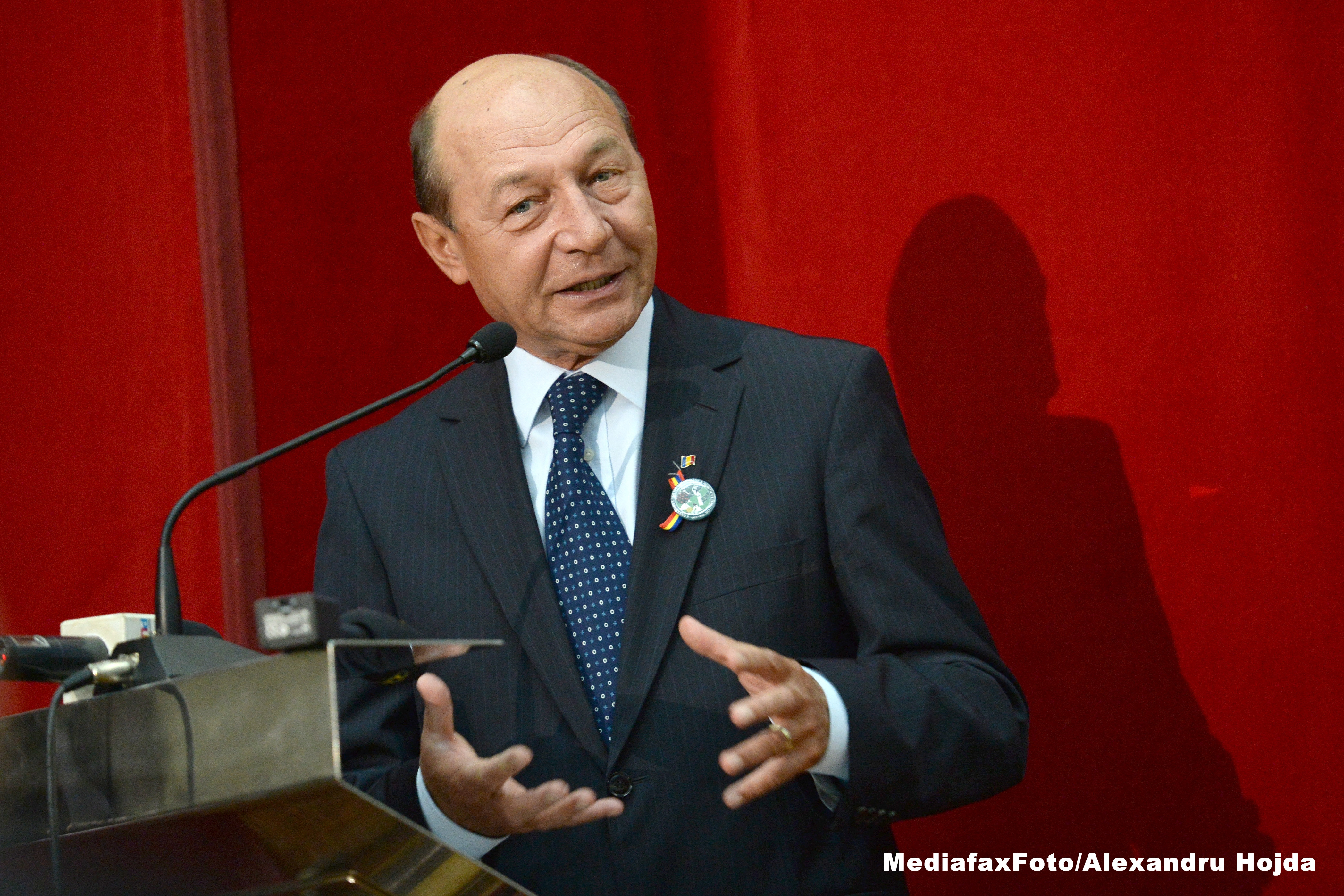 Traian Basescu: "Daca Ponta voia sa fie sigur ca nu il asculta nimeni, mai bine se ducea intr-o pestera"