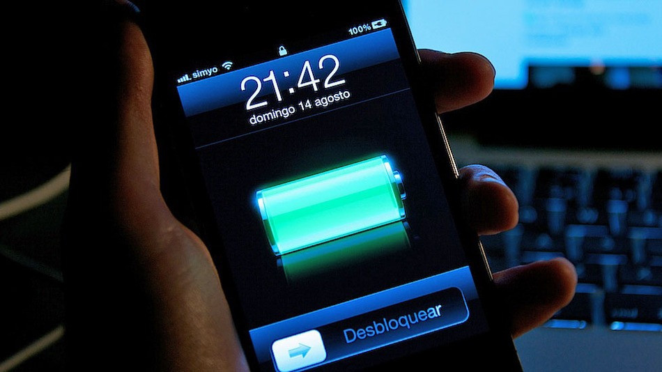 De ce nu trebuie sa ne tinem niciodata telefonul in dormitor