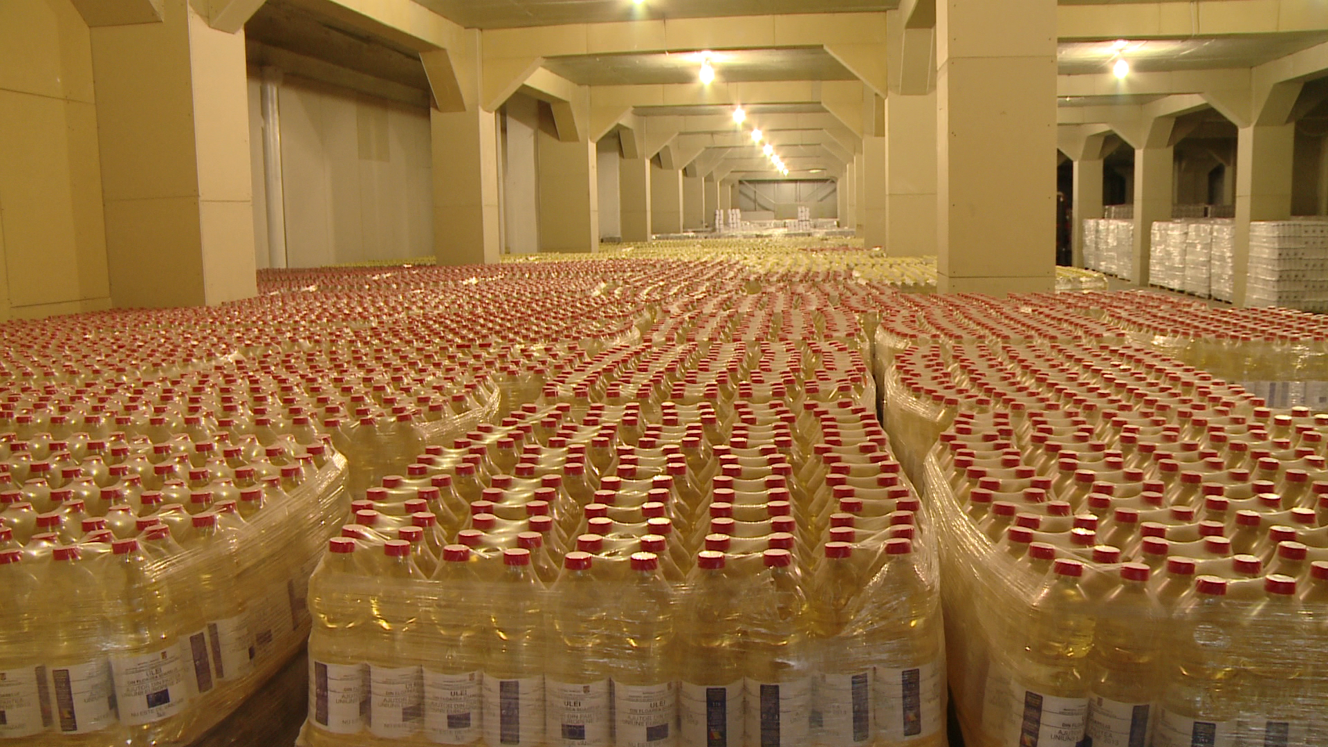 Locuitorii din Oradea care nu si-au ridicat alimentele de la U.E. sunt asteptati la depozit. Cand isi pot lua pachetele