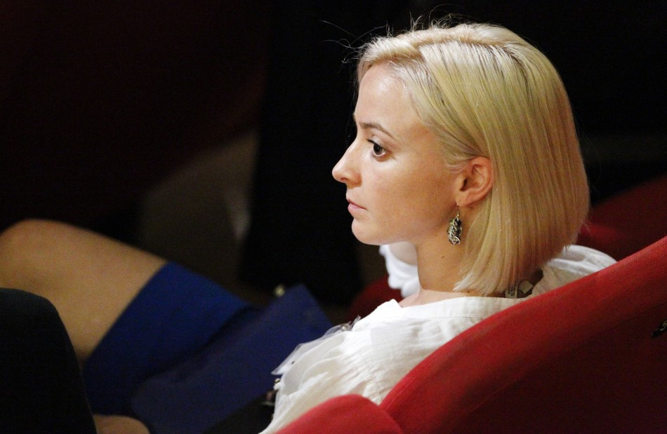 O SA RAZI CU LACRIMI! Bancul spus de aceasta blonda in limba romana: "Cand esti amanta cuiva..."