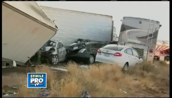 CLIPUL ZILEI: Accidente in lant in SUA, din cauza unei furtuni de nisip