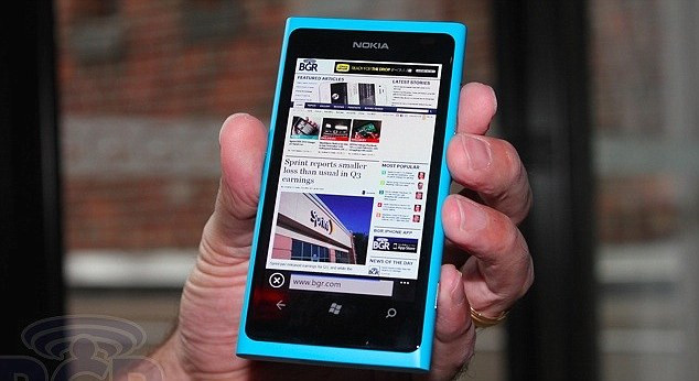 telefon scufundat in apa