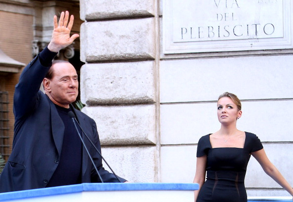 Daily Mail: Silvio Berlusconi s-a casatorit in secret cu Francesca Pascale