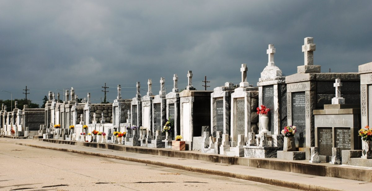 O tanara in varsta de 14 ani din Marea Britanie a fost gasita moarta intr-un azil de batrani