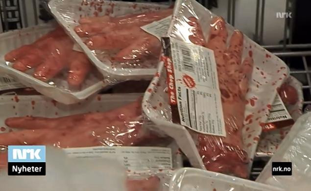 Gluma proasta de Halloween a unui lant de magazine: "maini" taiate si puse in frigidere