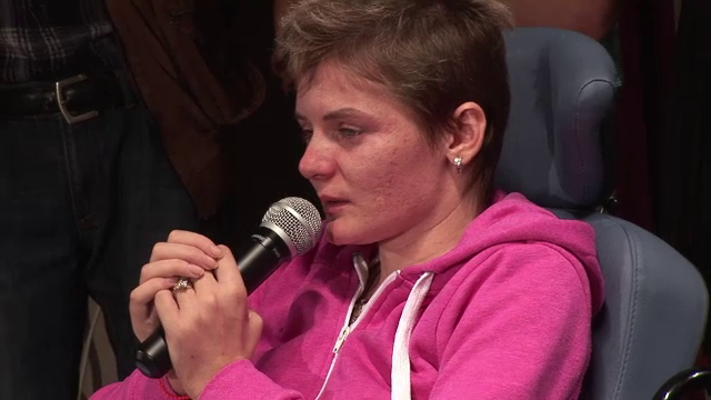 Povestea Anamariei, imobilizata in urma unui accident. Operatia care o poate salva costa 200.000 EUR