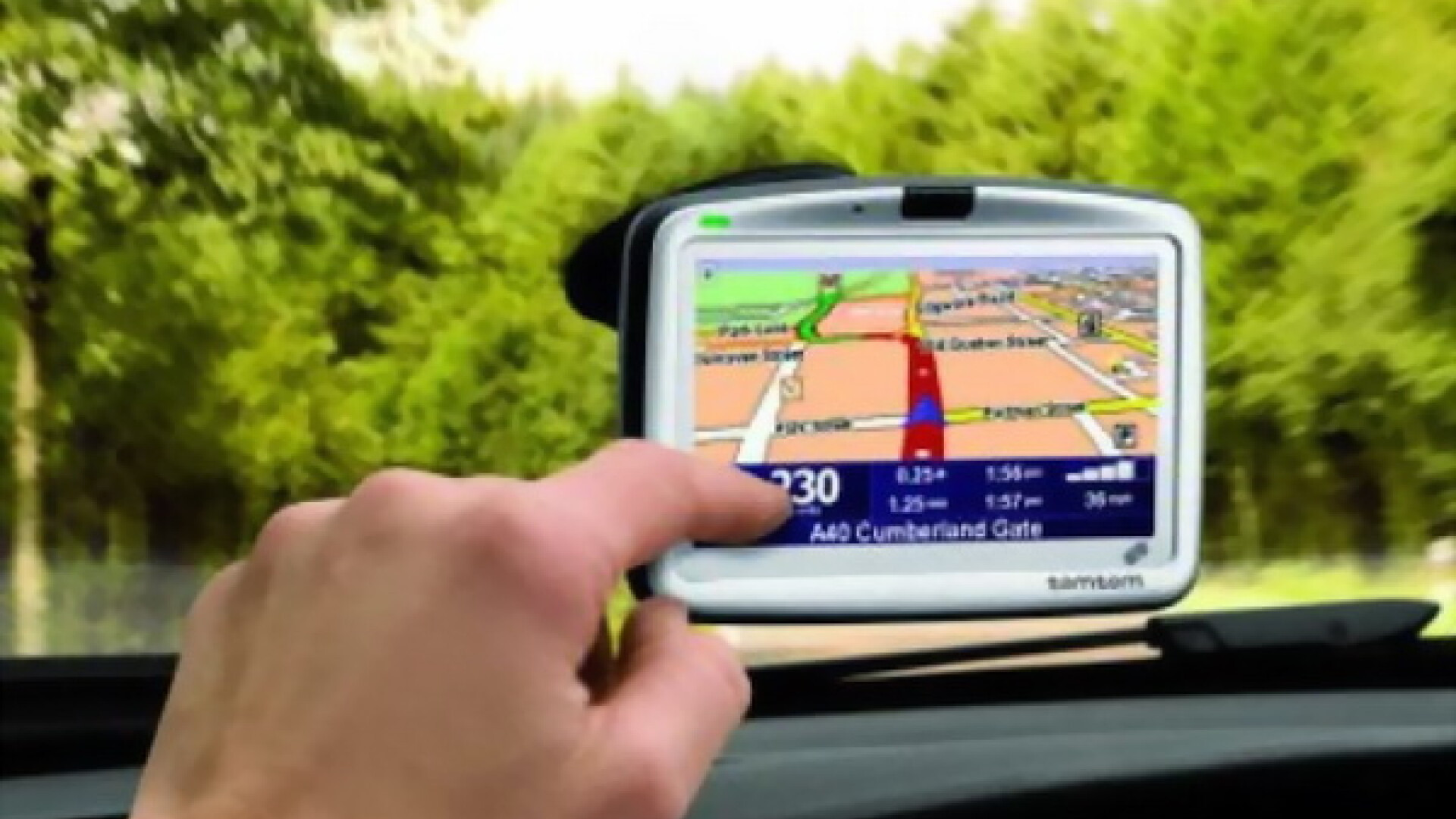 BLACK FRIDAY 2013: Sisteme de navigatie GPS cu pret redus de Black Friday