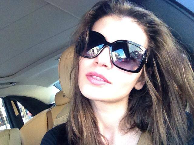 Mesajele puse de Monica Gabor pe Facebook tradeaza faptul ca nu si-a revenit dupa moartea mamei sale