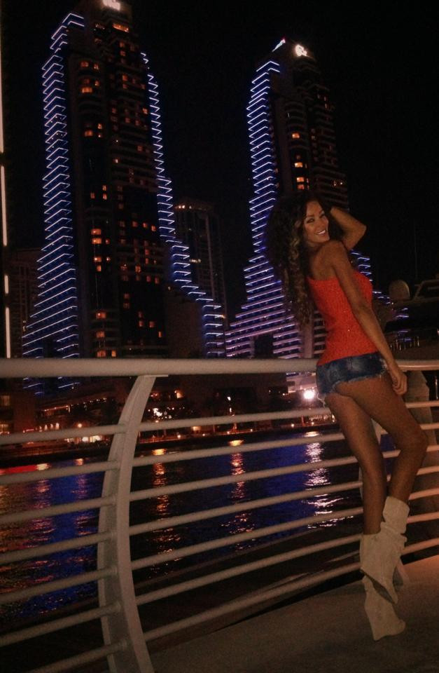 Bianca Dragusanu, "certata" de fani pe Facebook: "Chiar era nevoie sa ne arati si fundul?"