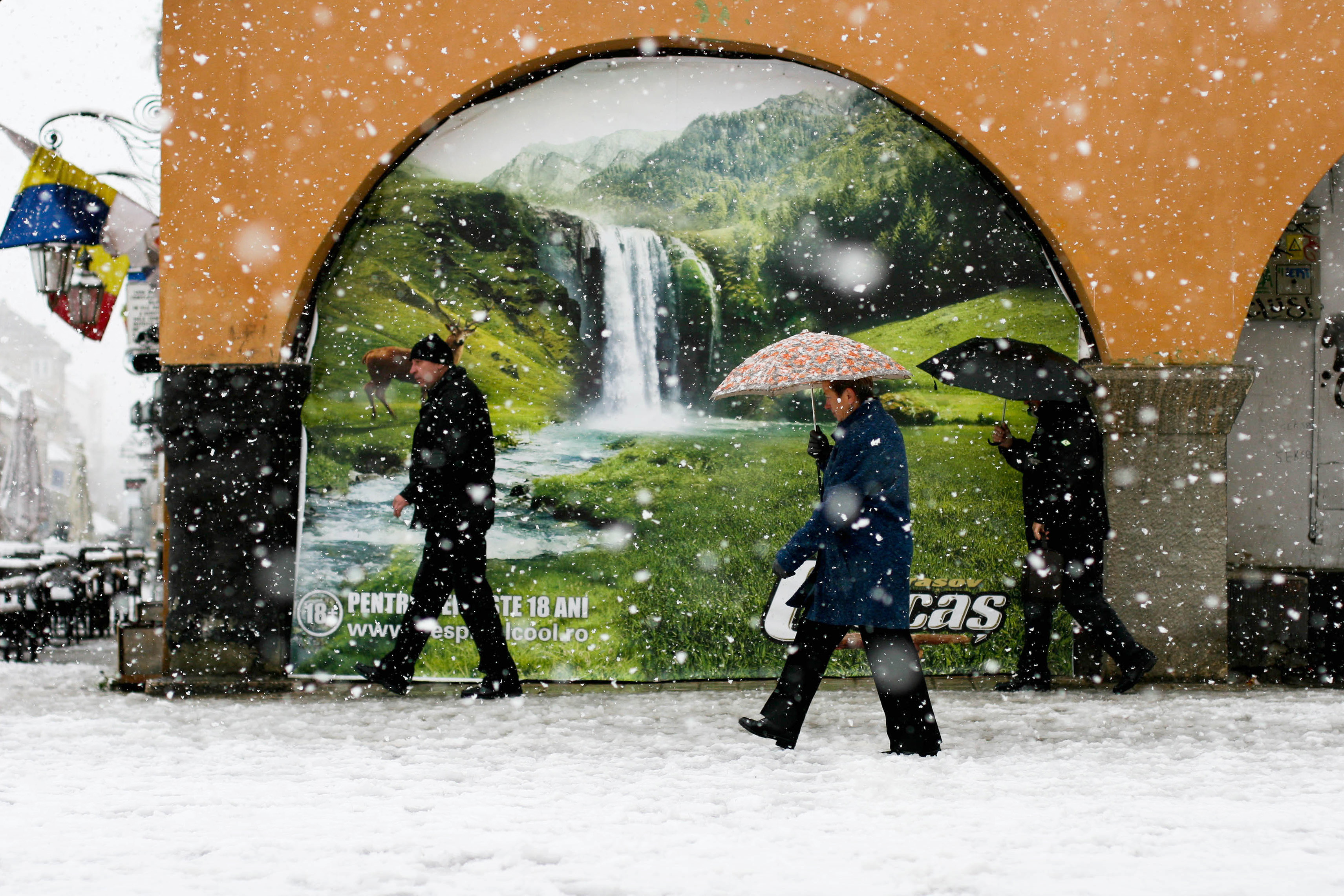 PROGNOZA METEO. Ploi si temperaturi scazute spre final de luna, din 10 decembrie ninge in toata tara