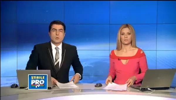 Opt persoane, intre care si un bebelus de 6 luni, grav ranite, dupa impactul dintre 2 masini, pe E87