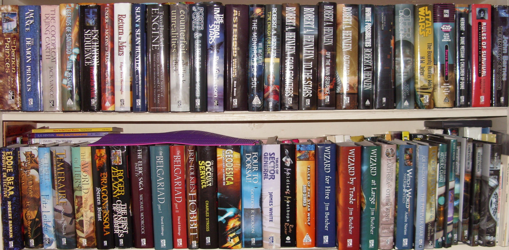 Cele mai avantajoase reduceri de Black Friday la carti Science Fiction. Vezi ofertele magazinelor